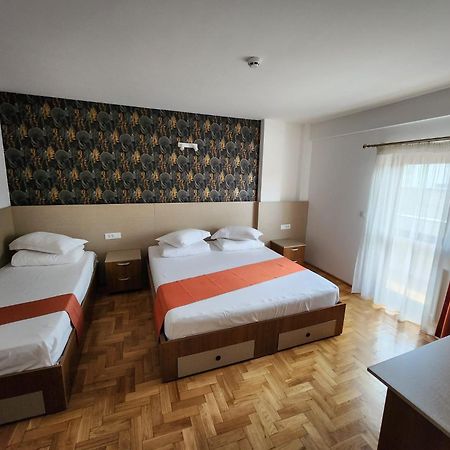Complex Ramiro Hotel Suceava Bagian luar foto