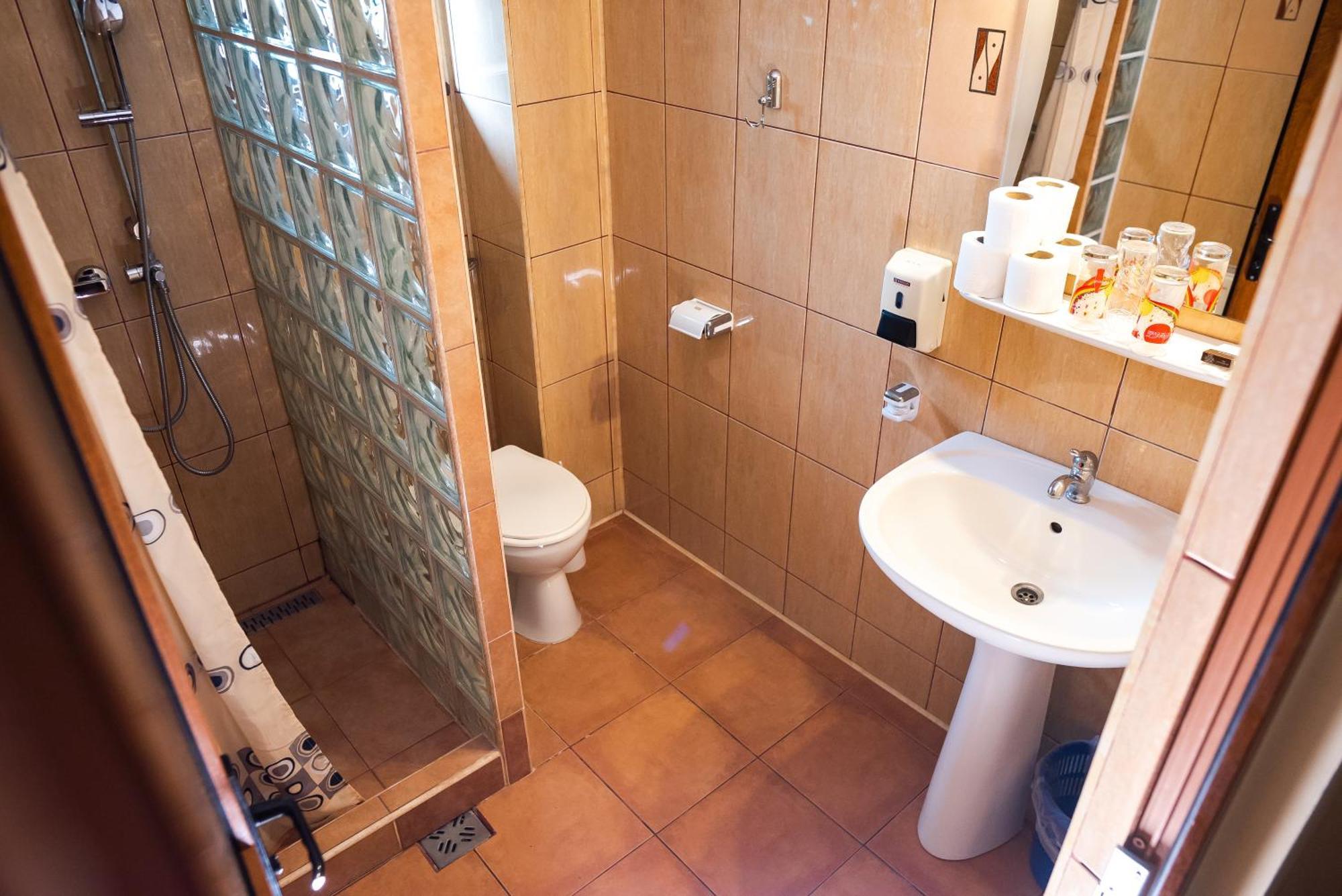 Complex Ramiro Hotel Suceava Bagian luar foto