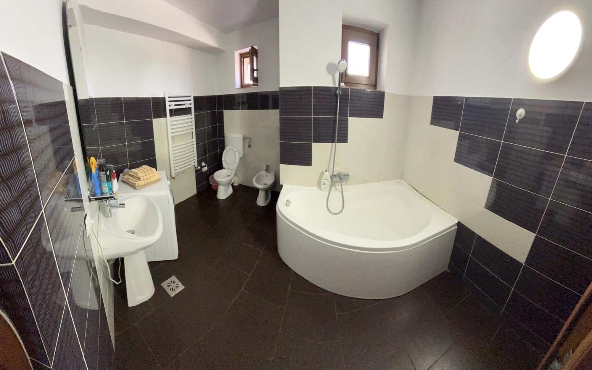 Complex Ramiro Hotel Suceava Bagian luar foto