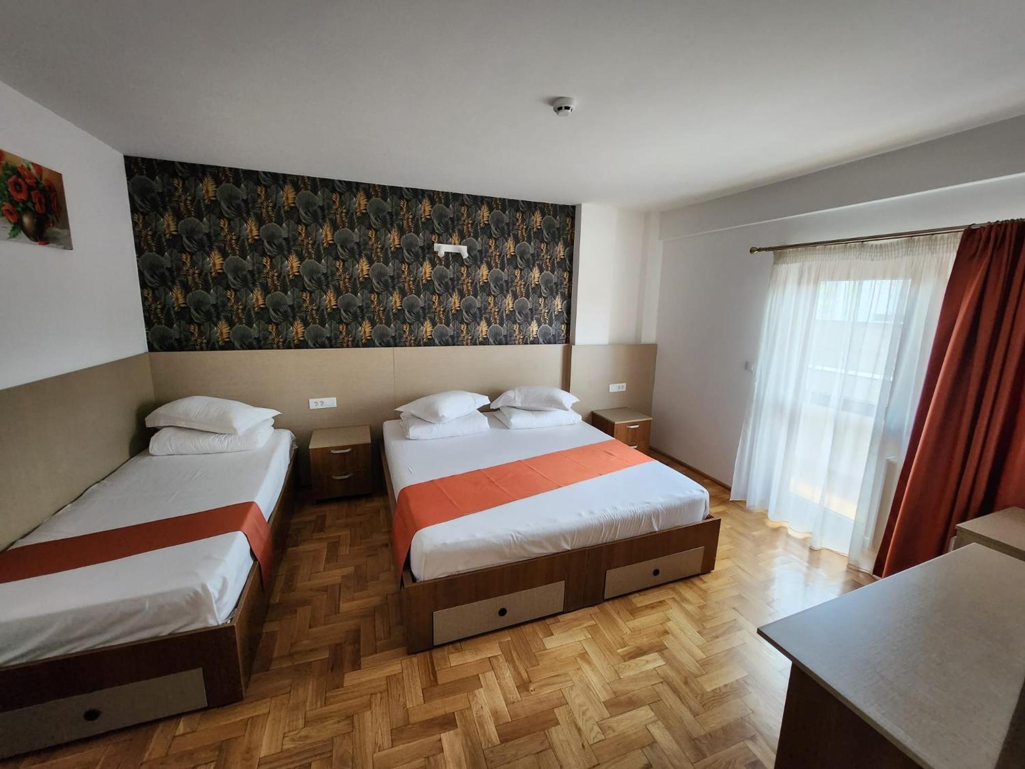 Complex Ramiro Hotel Suceava Bagian luar foto