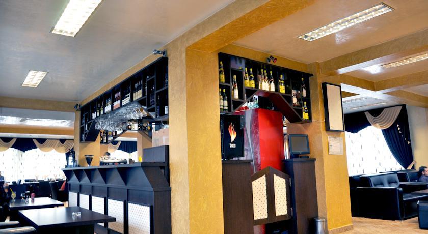 Complex Ramiro Hotel Suceava Bagian luar foto