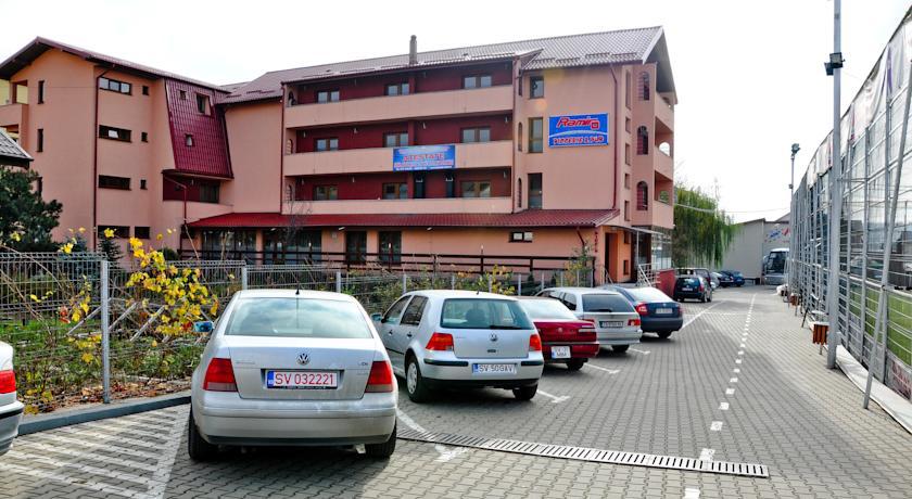 Complex Ramiro Hotel Suceava Bagian luar foto